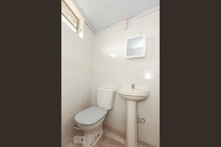 Casa para alugar com 48m², 2 quartos e sem vaga Casa para alugar com 48m², 2 quartos e sem vagaBanheiro