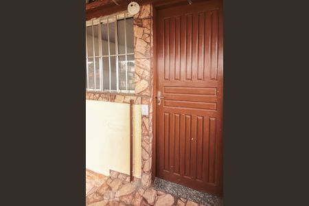 Casa para alugar com 48m², 2 quartos e sem vaga Casa para alugar com 48m², 2 quartos e sem vagaFachada