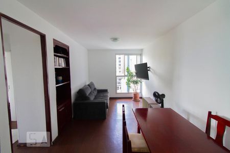 Apartamento para alugar com 72m², 2 quartos e sem vaga Apartamento para alugar com 72m², 2 quartos e sem vagaSala