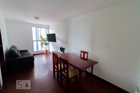 Apartamento para alugar com 72m², 2 quartos e sem vaga Apartamento para alugar com 72m², 2 quartos e sem vagaSala