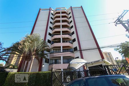 Apartamento para alugar com 80m², 3 quartos e 1 vaga Apartamento para alugar com 80m², 3 quartos e 1 vagaFachada