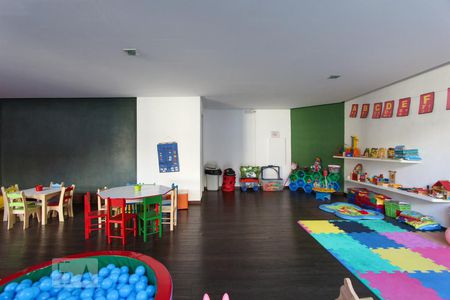 Apartamento para alugar com 80m², 3 quartos e 1 vaga Apartamento para alugar com 80m², 3 quartos e 1 vagaÁrea comum - Brinquedoteca