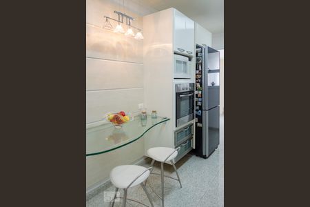 Apartamento à venda com 156m², 5 quartos e 3 vagasCozinha - Armários