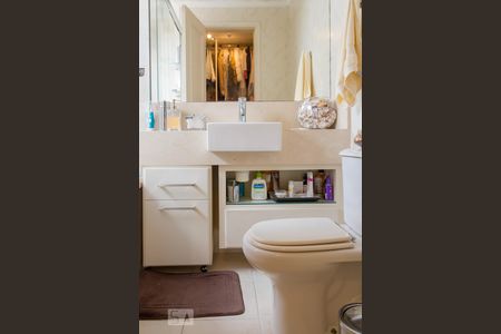 Apartamento à venda com 156m², 5 quartos e 3 vagasBanheiro do Quarto 1