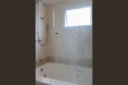 Apartamento à venda com 156m², 5 quartos e 3 vagasBanheiro do Quarto 1