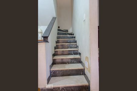 Casa à venda com 280m², 5 quartos e 4 vagasAcesso ao Segundo Andar