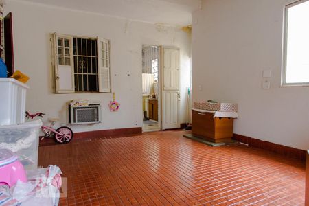 Casa à venda com 280m², 5 quartos e 4 vagasSalão