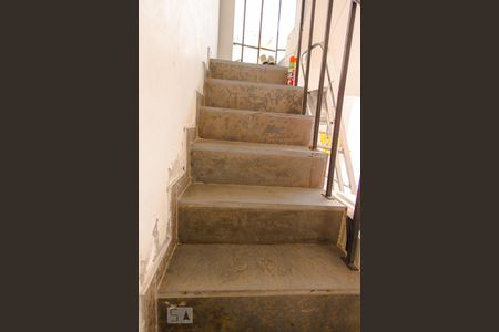 Casa à venda com 280m², 5 quartos e 4 vagasAcesso ao segundo andar fundos