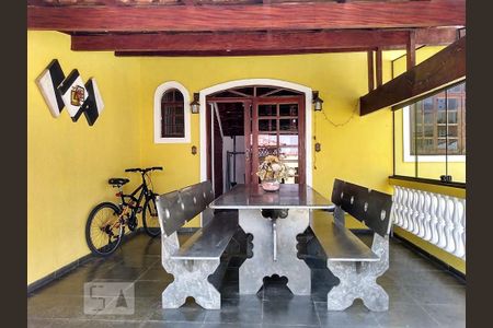Casa à venda com 125m², 2 quartos e 3 vagas Casa à venda com 125m², 2 quartos e 3 vagasÁrea Externa