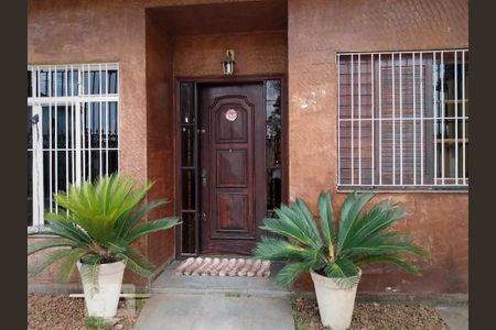 Casa à venda com 125m², 2 quartos e 3 vagas Casa à venda com 125m², 2 quartos e 3 vagasFachada