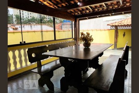 Casa à venda com 125m², 2 quartos e 3 vagas Casa à venda com 125m², 2 quartos e 3 vagasÁrea Externa