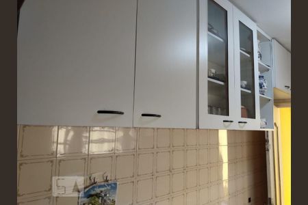 Casa à venda com 125m², 2 quartos e 3 vagas Casa à venda com 125m², 2 quartos e 3 vagasCozinha - Armários