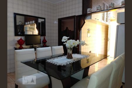 Casa à venda com 125m², 2 quartos e 3 vagas Casa à venda com 125m², 2 quartos e 3 vagasSala de Jantar