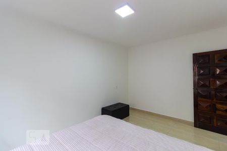Casa à venda com 216m², 4 quartos e 3 vagas Casa à venda com 216m², 4 quartos e 3 vagasQuarto 2