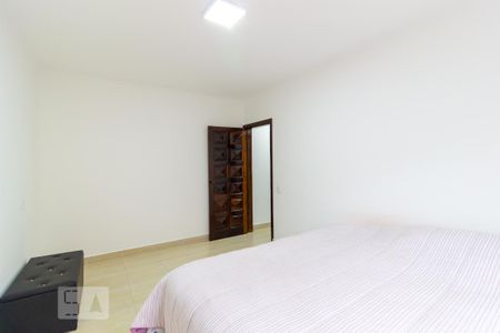 Casa à venda com 216m², 4 quartos e 3 vagas Casa à venda com 216m², 4 quartos e 3 vagasQuarto 2