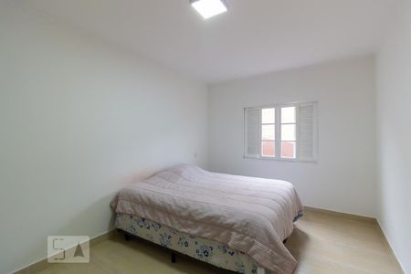 Casa à venda com 216m², 4 quartos e 3 vagas Casa à venda com 216m², 4 quartos e 3 vagasQuarto 2