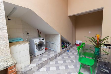Casa à venda com 216m², 4 quartos e 3 vagas Casa à venda com 216m², 4 quartos e 3 vagasÁrea de serviço e churrasqueira