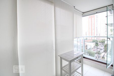 Studio para alugar com 35m², 1 quarto e 1 vaga Studio para alugar com 35m², 1 quarto e 1 vagaVaranda
