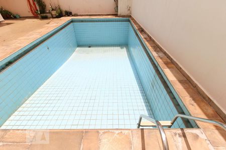 Casa para alugar com 360m², 4 quartos e 10 vagasPiscina