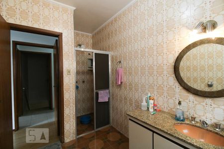 Casa para alugar com 360m², 4 quartos e 10 vagasBanheiro da Suíte