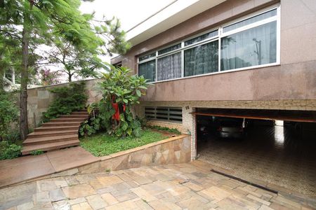 Casa para alugar com 360m², 4 quartos e 10 vagasGaragem