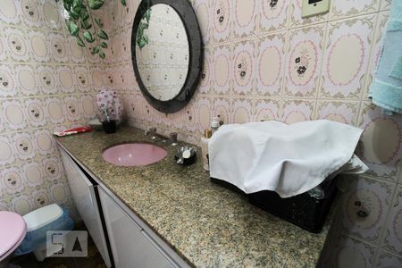Casa para alugar com 360m², 4 quartos e 10 vagasBanheiro