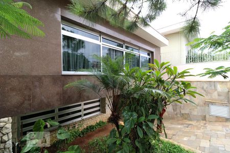 Casa para alugar com 360m², 4 quartos e 10 vagasÁrea Externa - Entrada