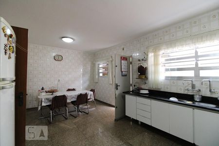 Casa para alugar com 360m², 4 quartos e 10 vagasCozinha
