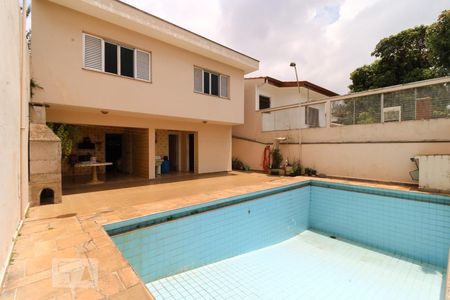 Casa para alugar com 360m², 4 quartos e 10 vagasÁrea Externa - Piscina