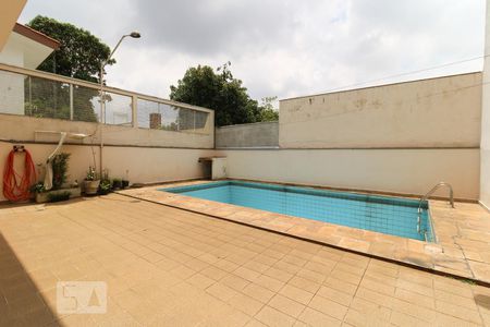 Casa para alugar com 360m², 4 quartos e 10 vagasÁrea Externa - Piscina