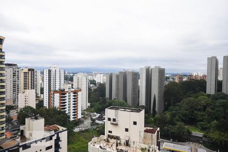 Vista de apartamento para alugar com 3 quartos, 156m² em Vila Suzana, São Paulo