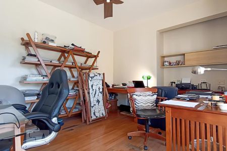 Escritório de casa de condomínio à venda com 4 quartos, 550m² em Alphaville, Santana de Parnaíba