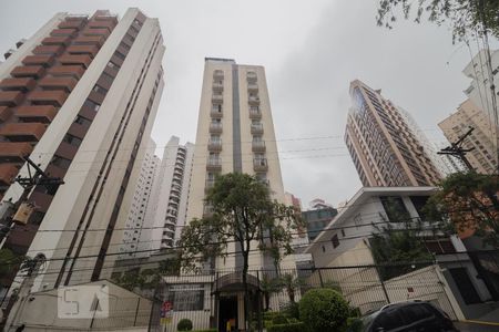Apartamento à venda com 60m², 2 quartos e 1 vaga Apartamento à venda com 60m², 2 quartos e 1 vagaFachada