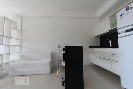 Cozinha de apartamento para alugar com 1 quarto, 33m² em Centro, Curitiba