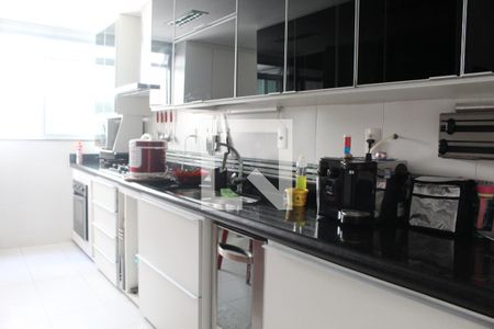 Apartamento para alugar com 160m², 3 quartos e 3 vagasCozinha