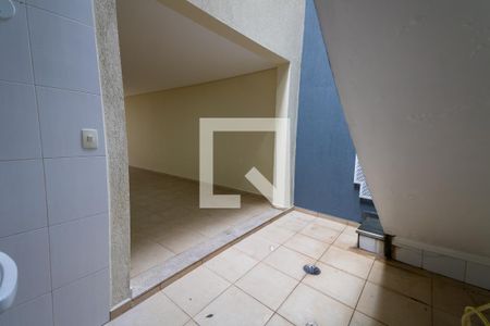 Casa à venda com 136m², 3 quartos e 5 vagasEscada