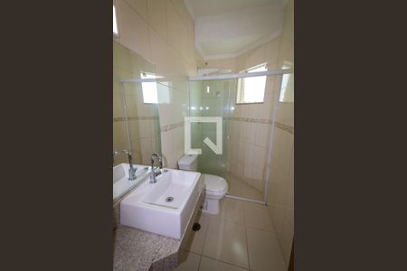 Casa à venda com 136m², 3 quartos e 5 vagasBanheiro