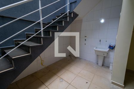 Casa à venda com 136m², 3 quartos e 5 vagasEscada