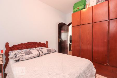 Casa à venda com 450m², 6 quartos e 5 vagasQuarto 1 casa 2