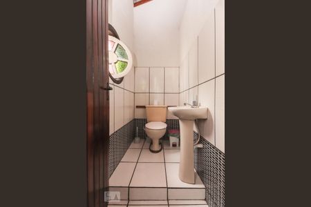Casa à venda com 450m², 6 quartos e 5 vagasBanheiro de serviço casa 2