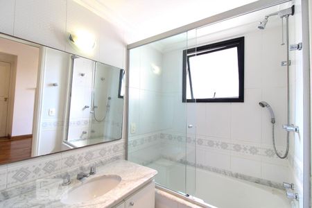 Apartamento à venda com 117m², 3 quartos e 3 vagasBanheiro da Suíte