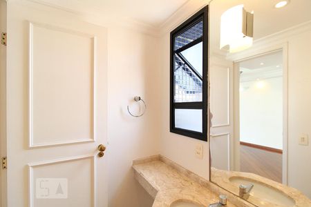 Apartamento à venda com 117m², 3 quartos e 3 vagasLavabo