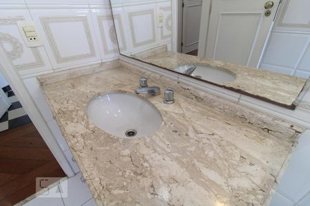 Apartamento à venda com 117m², 3 quartos e 3 vagasBanheiro