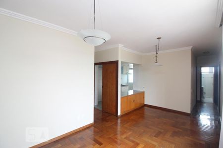 Quarto de apartamento para alugar com 3 quartos, 90m² em Santa Efigênia, Belo Horizonte