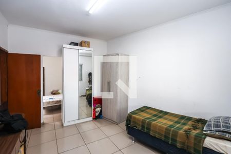 Casa à venda com 470m², 3 quartos e 2 vagas Casa à venda com 470m², 3 quartos e 2 vagasQuarto 2