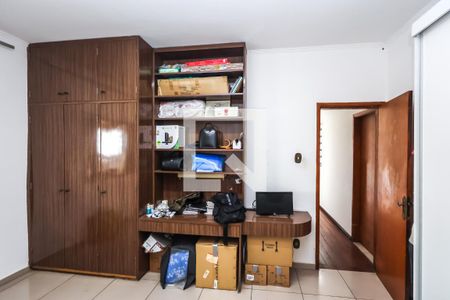 Casa à venda com 470m², 3 quartos e 2 vagas Casa à venda com 470m², 3 quartos e 2 vagasQuarto 2