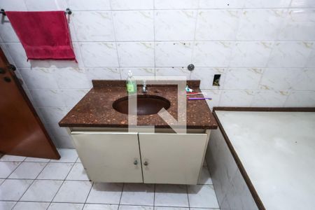 Casa à venda com 470m², 3 quartos e 2 vagas Casa à venda com 470m², 3 quartos e 2 vagasbanheiro social