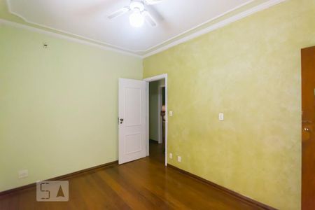 Casa à venda com 320m², 4 quartos e 3 vagasSuite