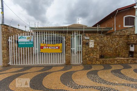 Casa à venda com 320m², 4 quartos e 3 vagasFachada
