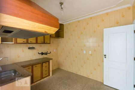 Casa à venda com 320m², 4 quartos e 3 vagasCozinha